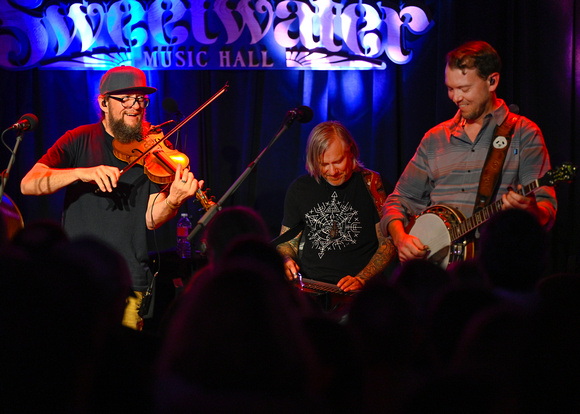 2023-04-23 Infamous Stringdusters at Sweetwater Music Hall